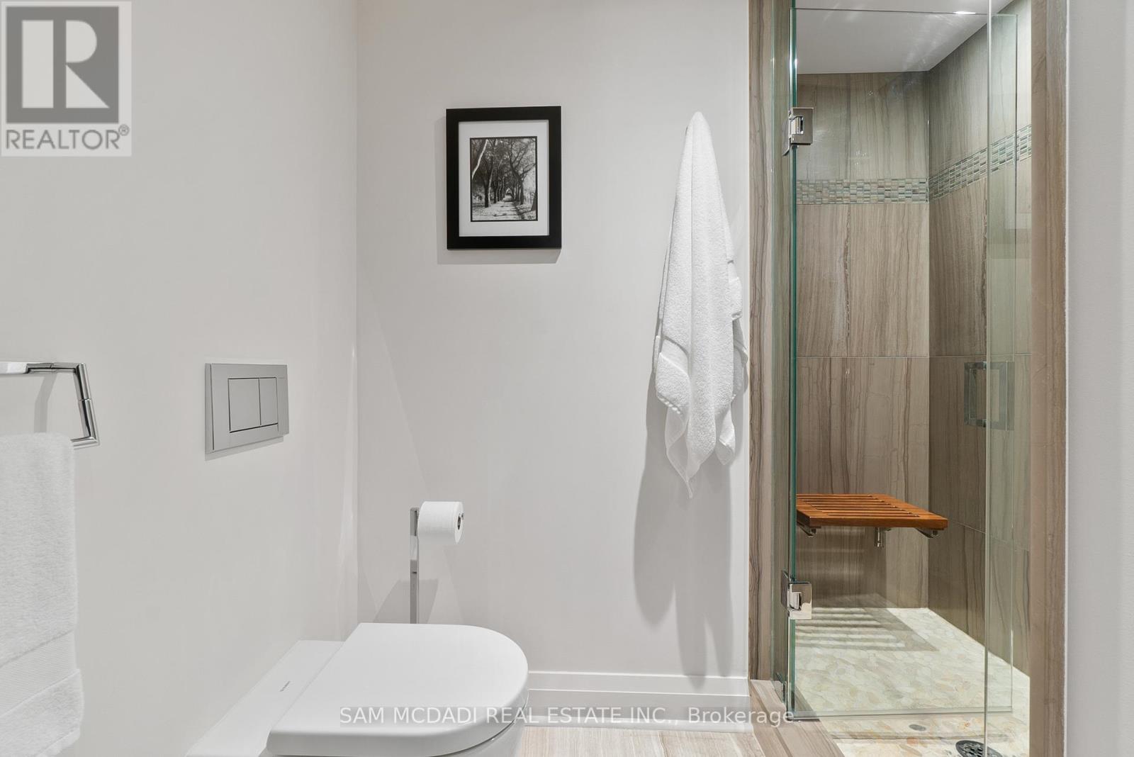 Photo 21 of 2212 2045 Lakeshore Boulevard W, Toronto ON