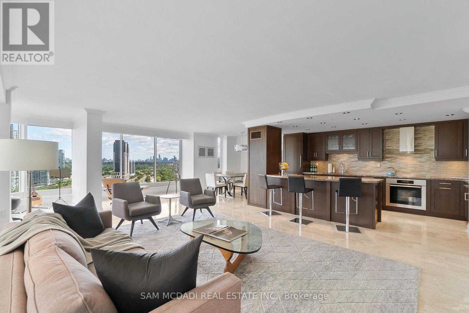Photo 35 of 2212 2045 Lakeshore Boulevard W, Toronto ON