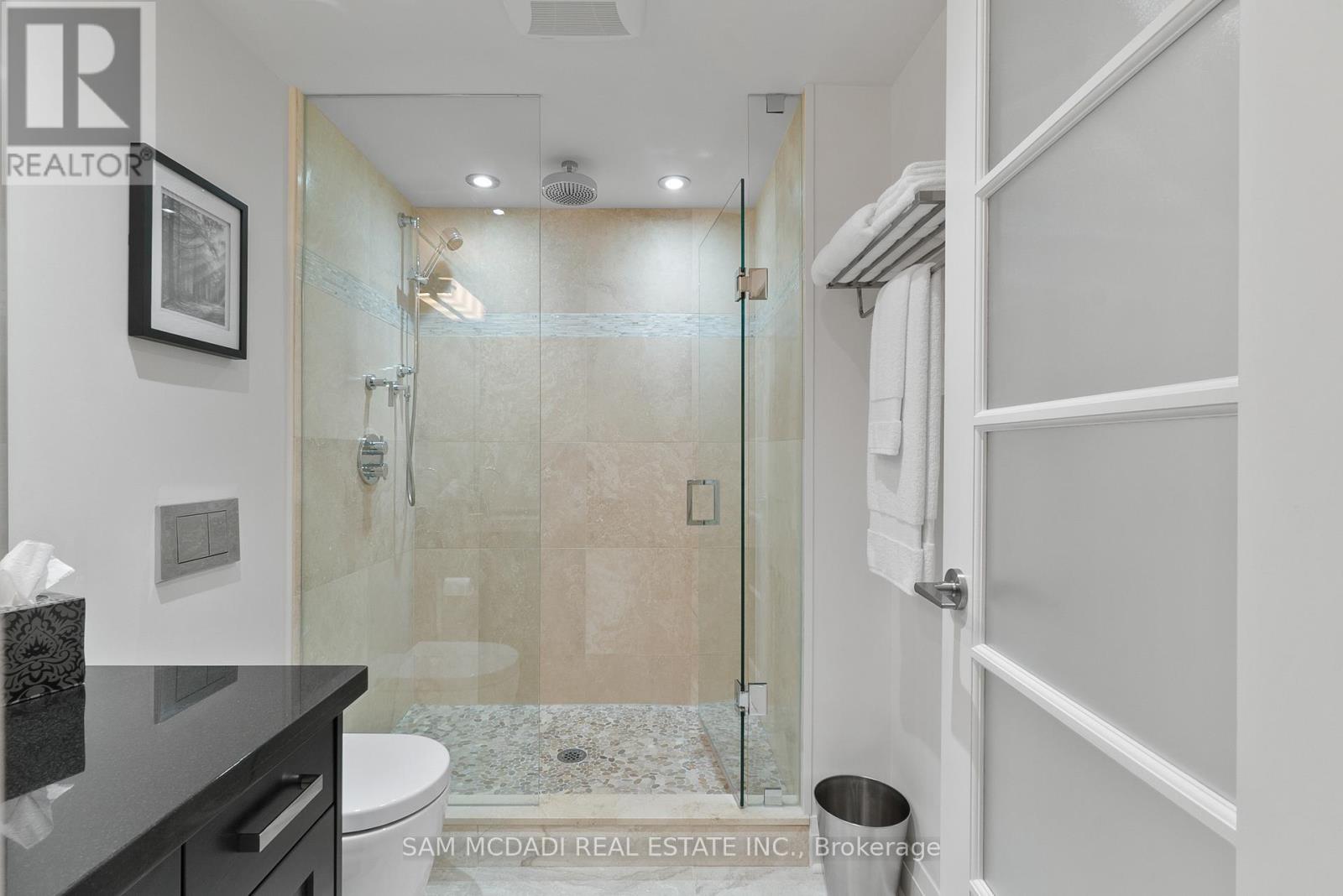 Photo 24 of 2212 2045 Lakeshore Boulevard W, Toronto ON
