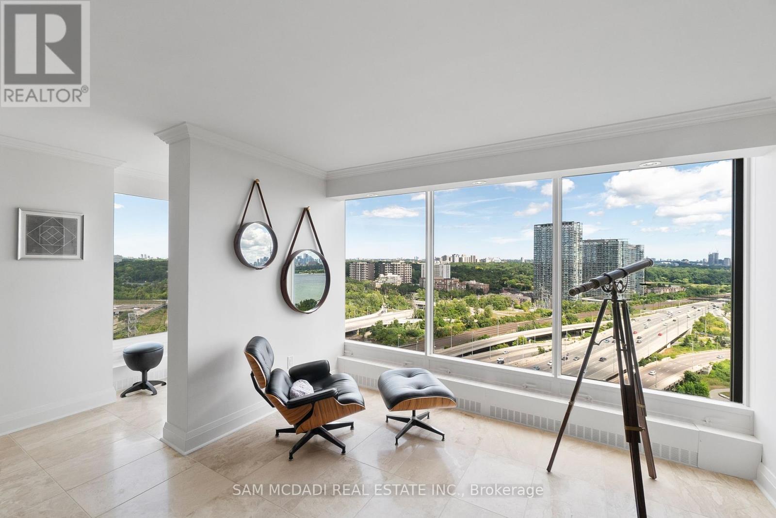 Photo 31 of 2212 2045 Lakeshore Boulevard W, Toronto ON