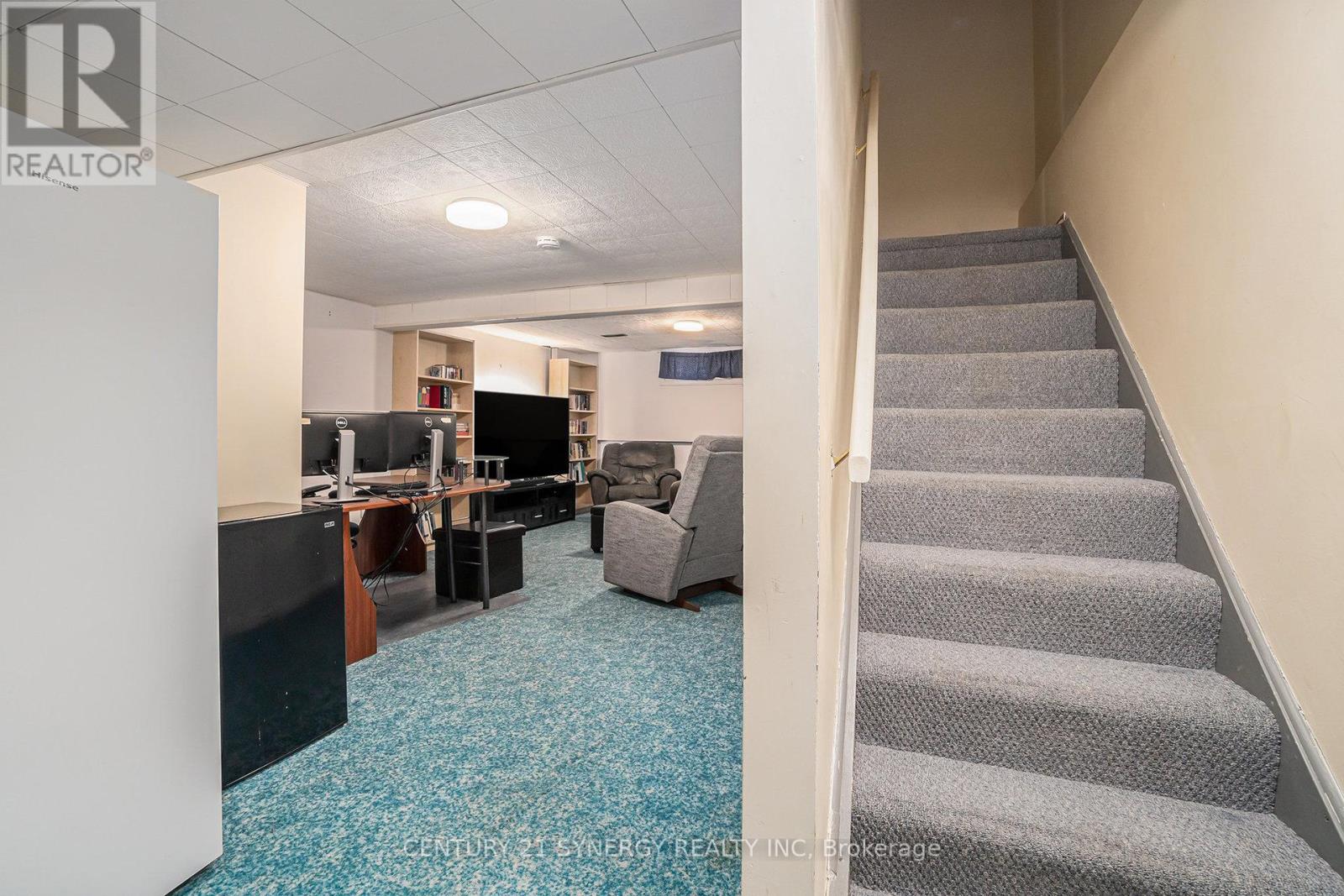 Photo 23 of 46 Paddington Private, Ottawa ON