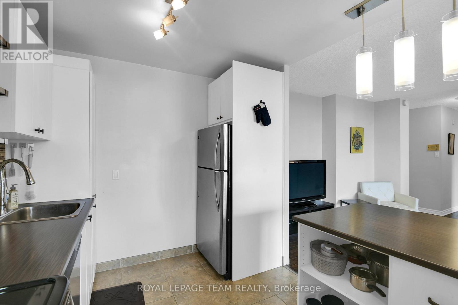 Photo 10 of 811 2000 Jasmine Crescent, Ottawa ON