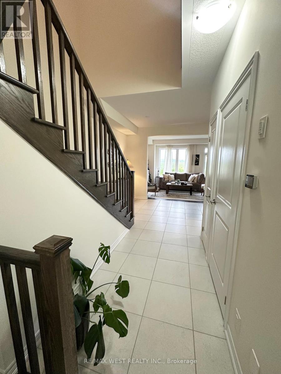 Photo 2 of 192 Broadacre Drive, Kitchener ON