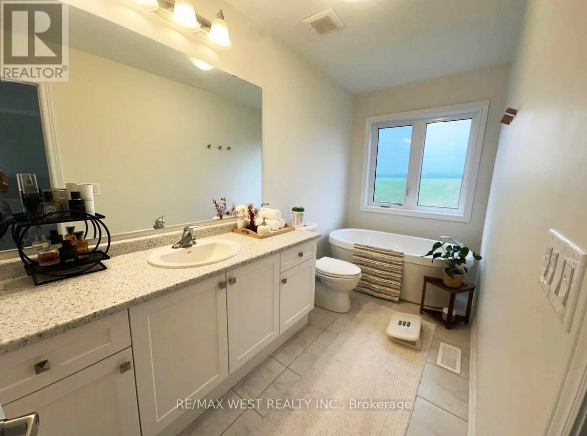 Photo 10 of 192 Broadacre Drive, Kitchener ON