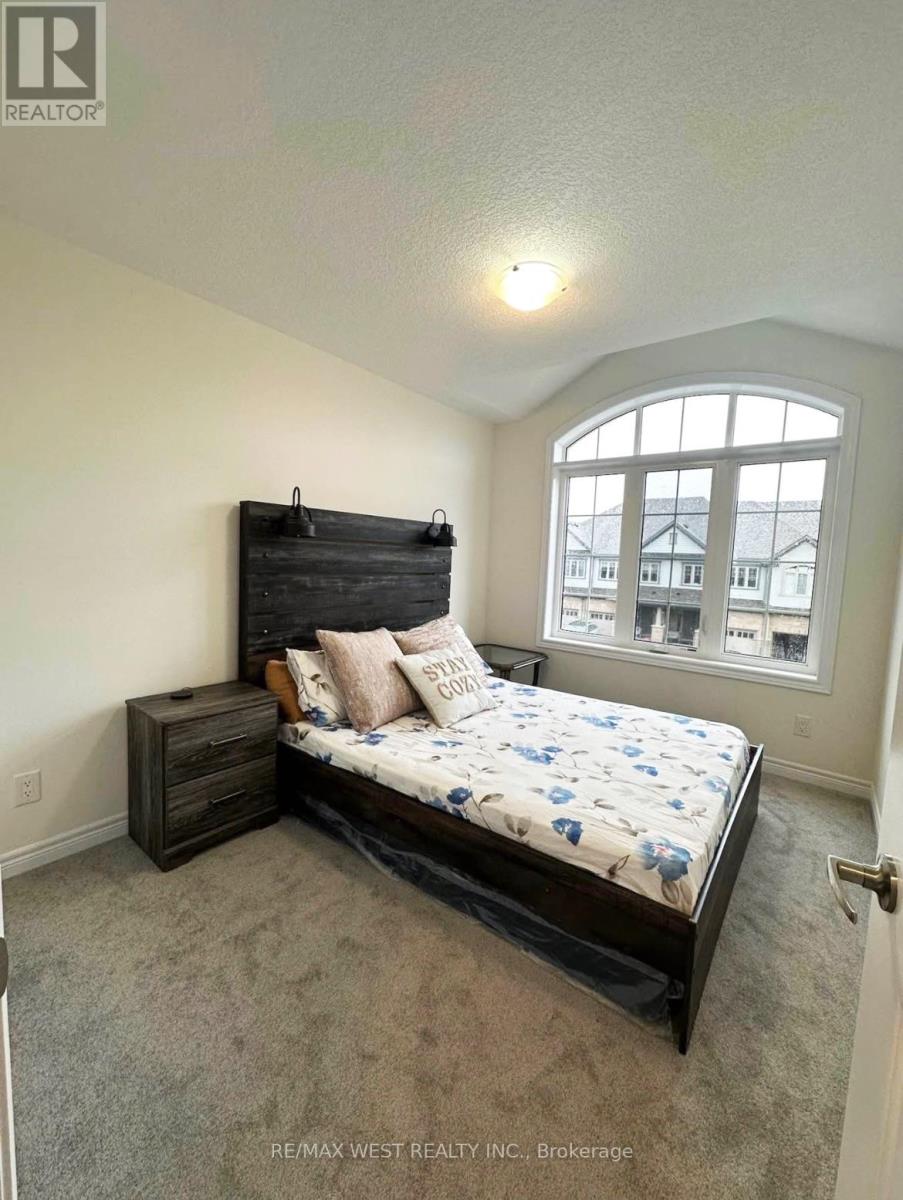 Photo 11 of 192 Broadacre Drive, Kitchener ON