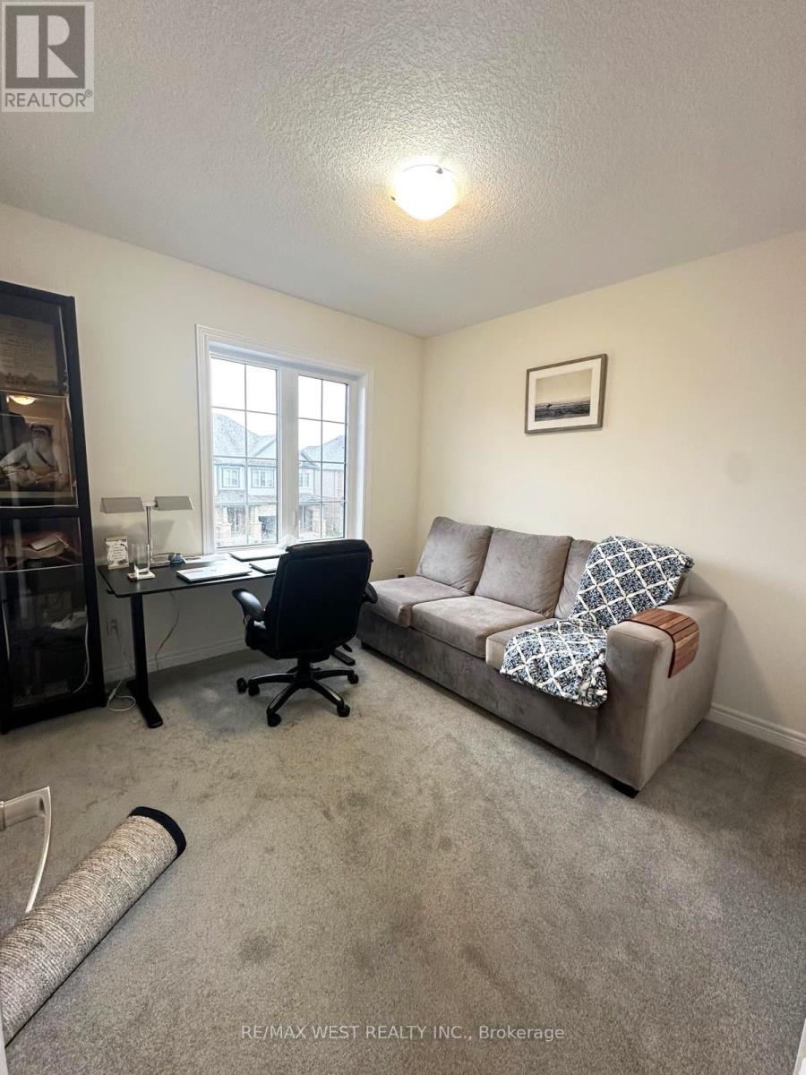 Photo 12 of 192 Broadacre Drive, Kitchener ON