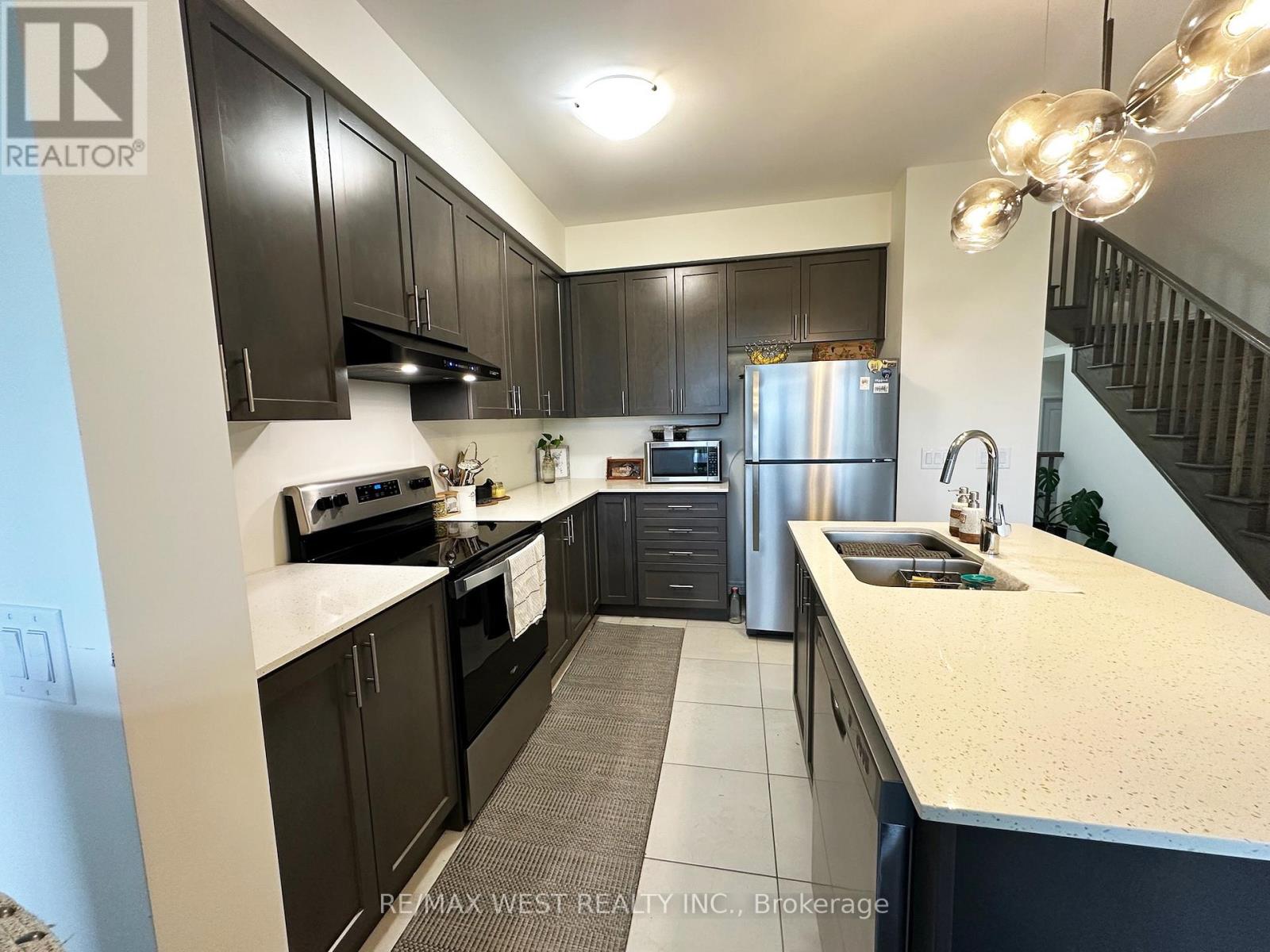 Photo 4 of 192 Broadacre Drive, Kitchener ON