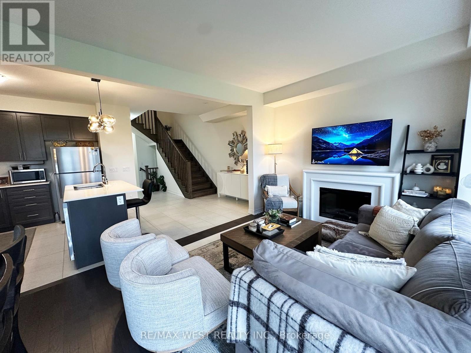 Photo 6 of 192 Broadacre Drive, Kitchener ON