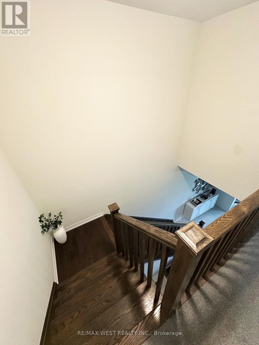 Photo 8 of 192 Broadacre Drive, Kitchener ON