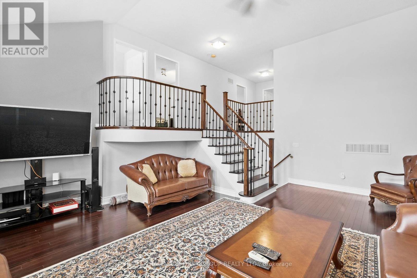 Photo 9 of 1053 Eager Road, Milton ON