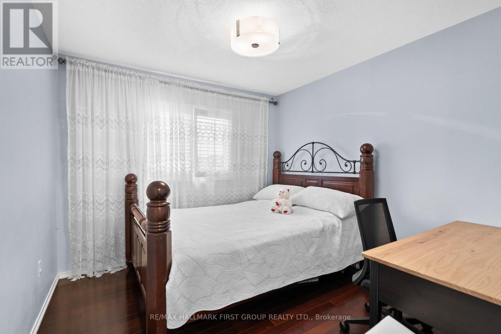 Photo 16 of 1053 Eager Road, Milton ON