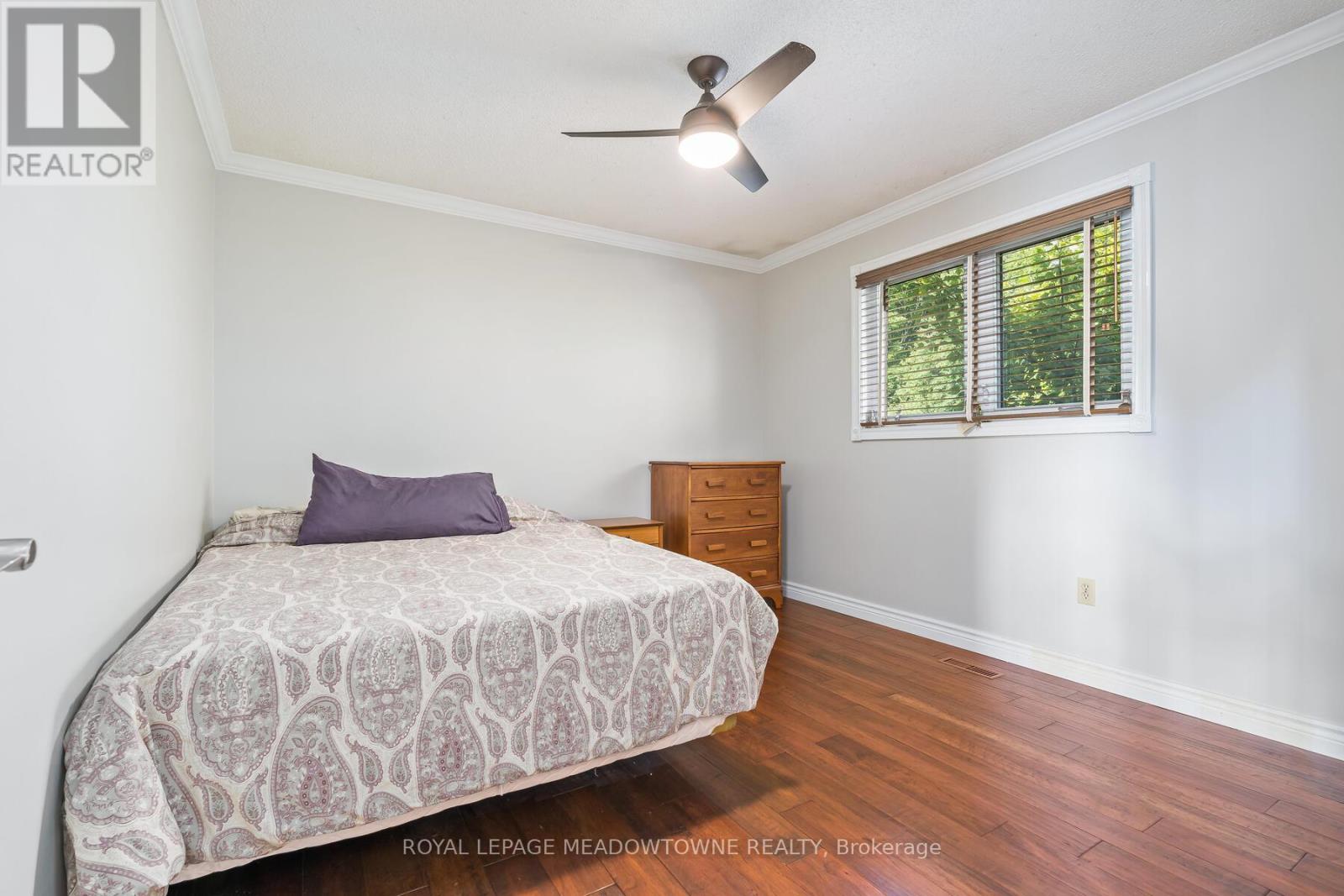 Photo 15 of 8 Jason Crescent, Halton Hills ON