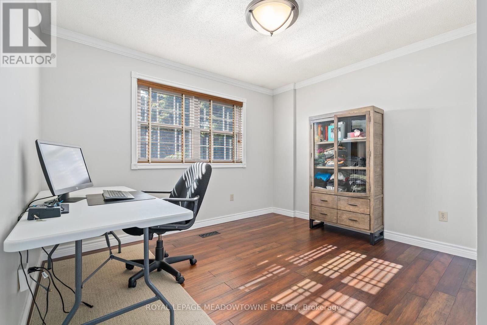 Photo 16 of 8 Jason Crescent, Halton Hills ON