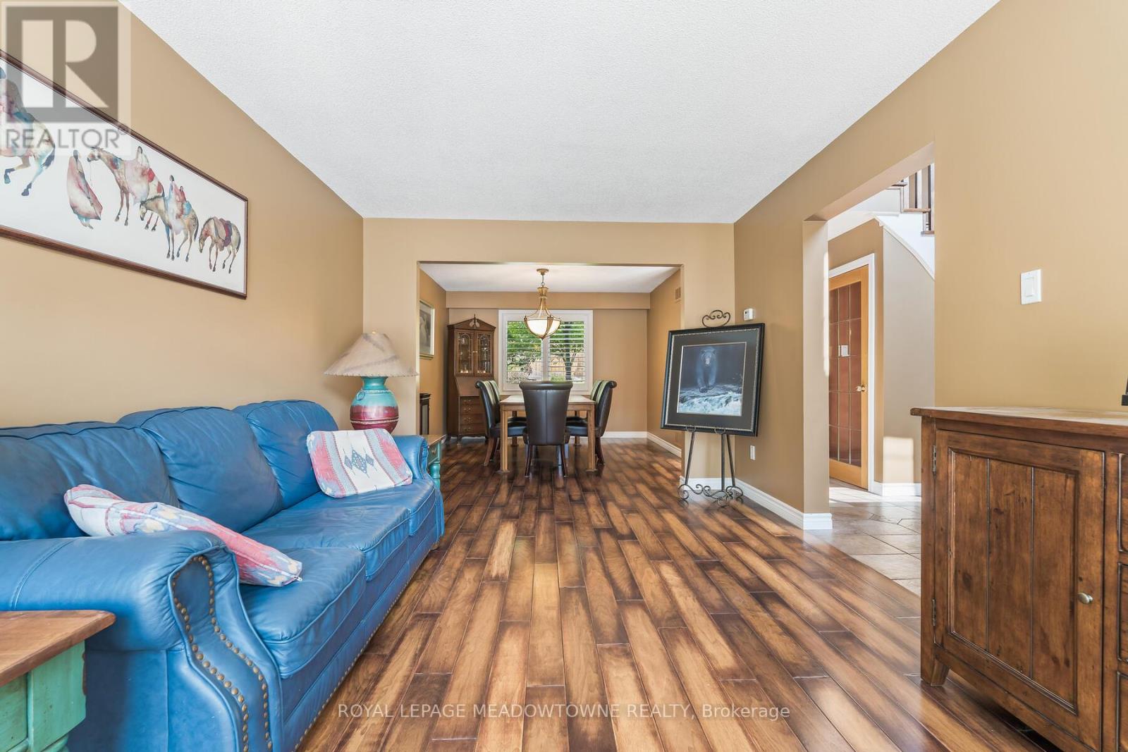 Photo 5 of 8 Jason Crescent, Halton Hills ON