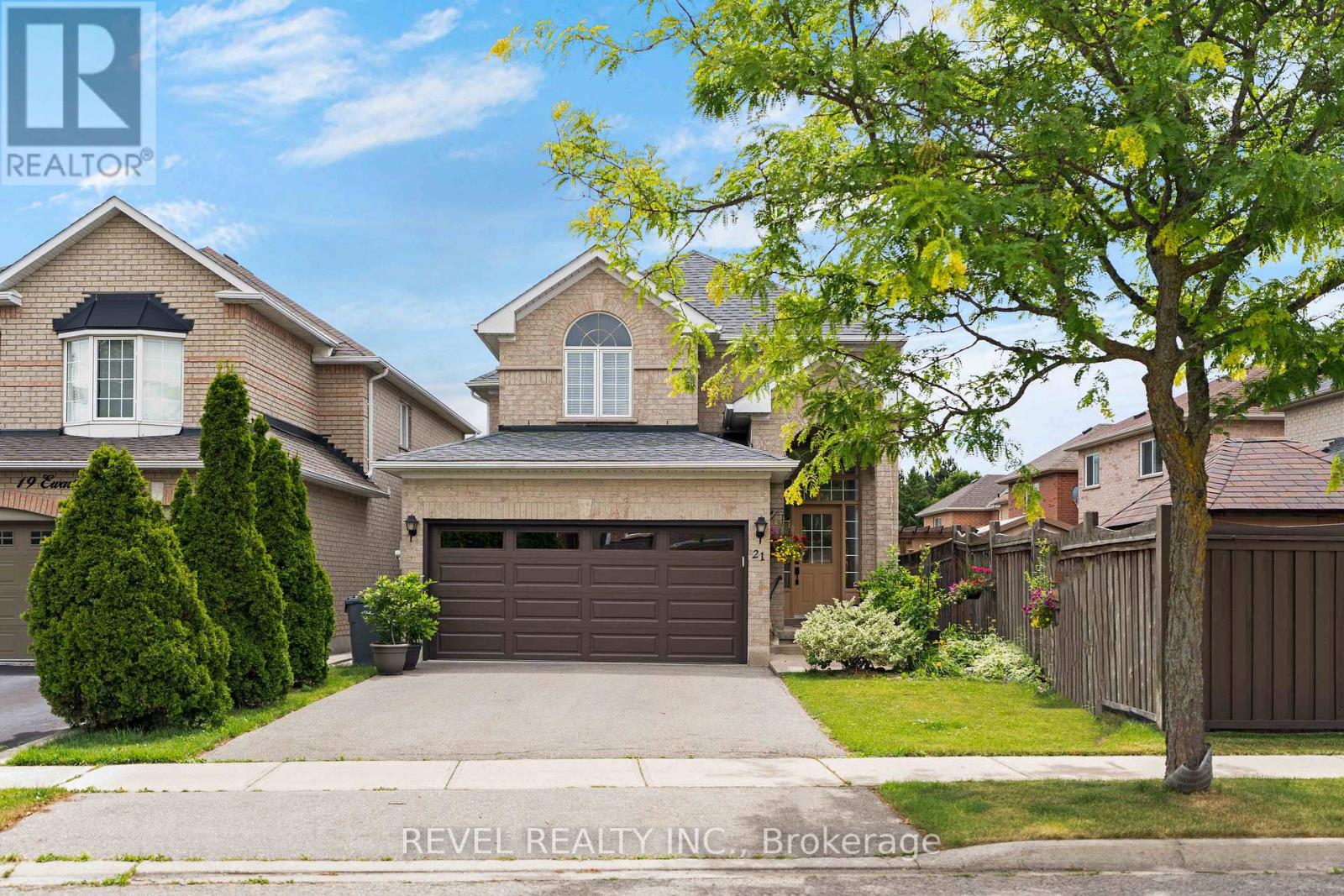 Photo 2 of 21 Ewart Street, Caledon ON