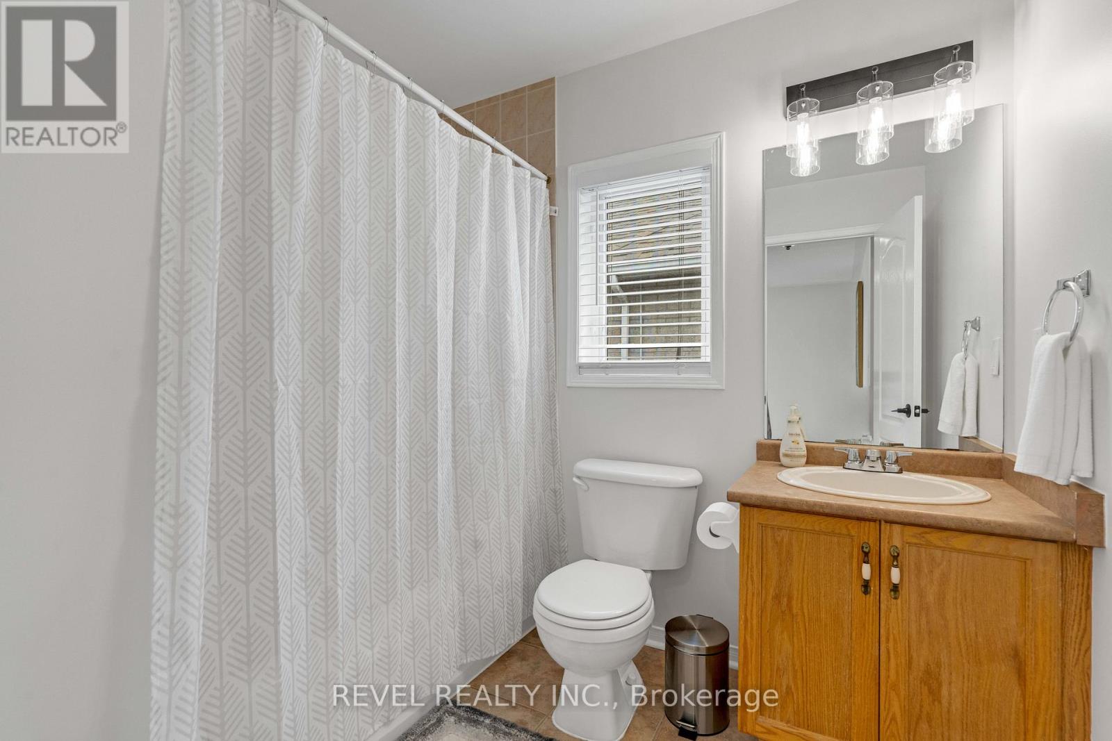 Photo 26 of 21 Ewart Street, Caledon ON