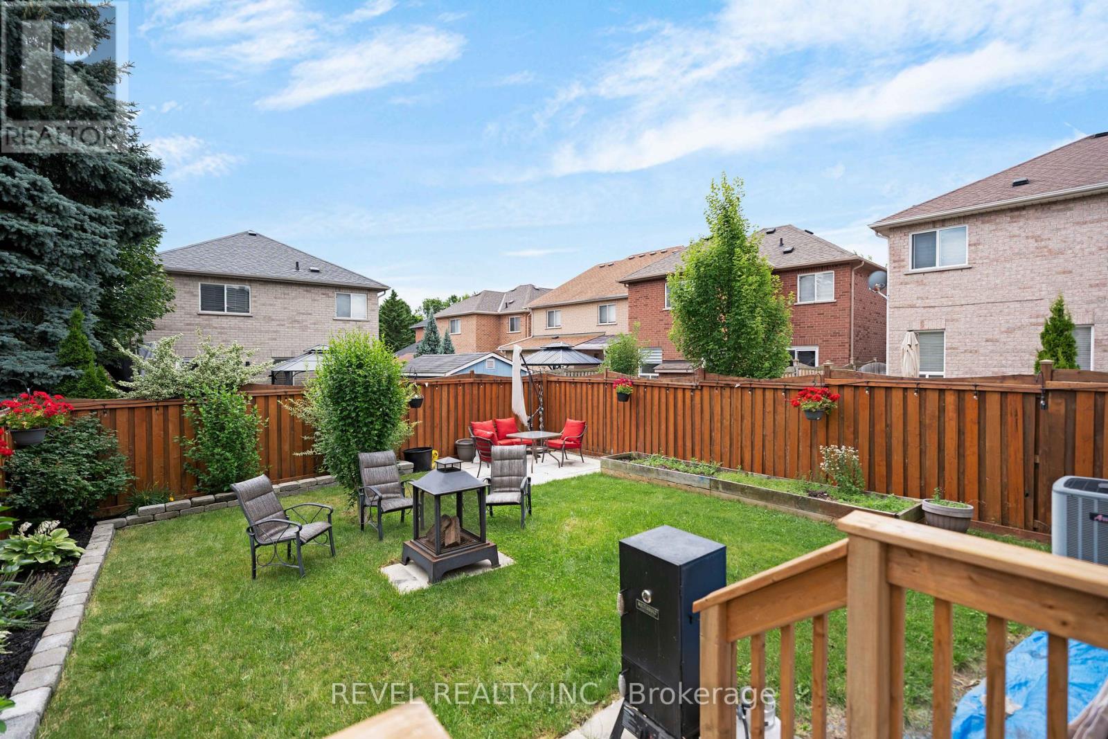 Photo 34 of 21 Ewart Street, Caledon ON