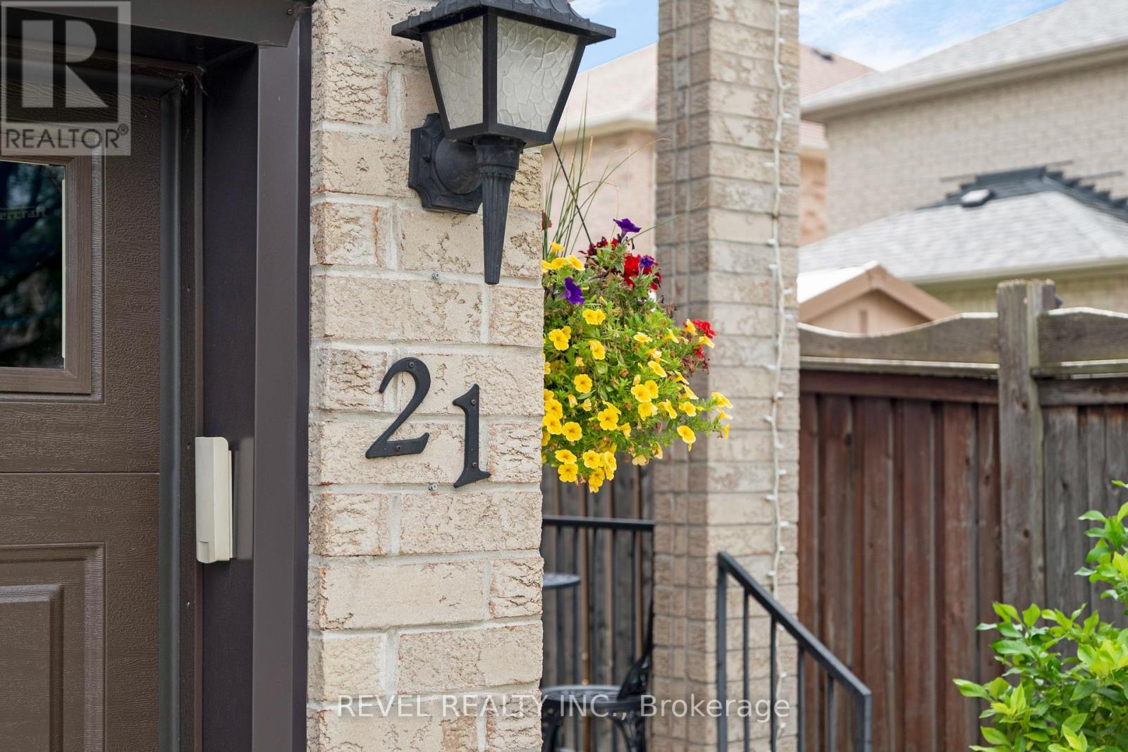 Photo 4 of 21 Ewart Street, Caledon ON