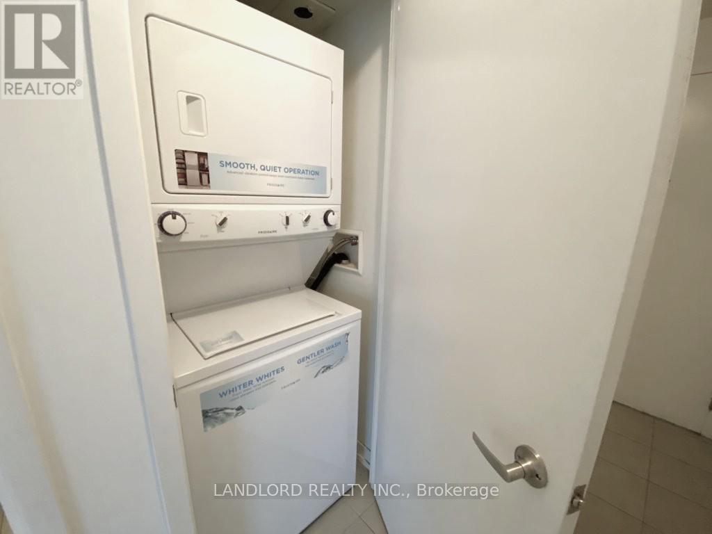Photo 10 of 306 816 Lansdowne Avenue, Toronto ON