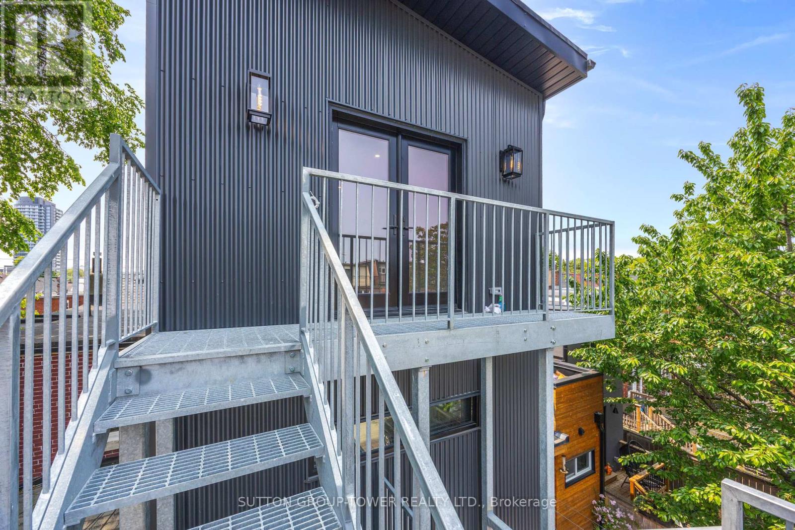 Photo 4 of 2 105 Campbell Avenue, Toronto ON