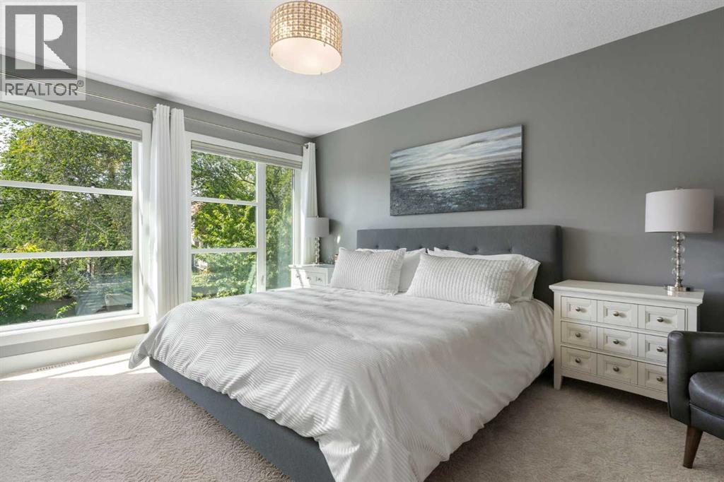 Single Family House for Sale in   Street NW Hillhurst Calgary 
