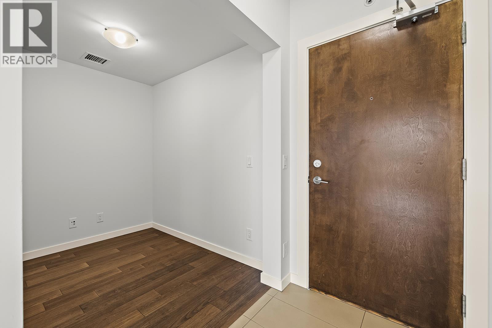 Photo 2 of 1075 Sunset Drive Unit 1902, Kelowna BC