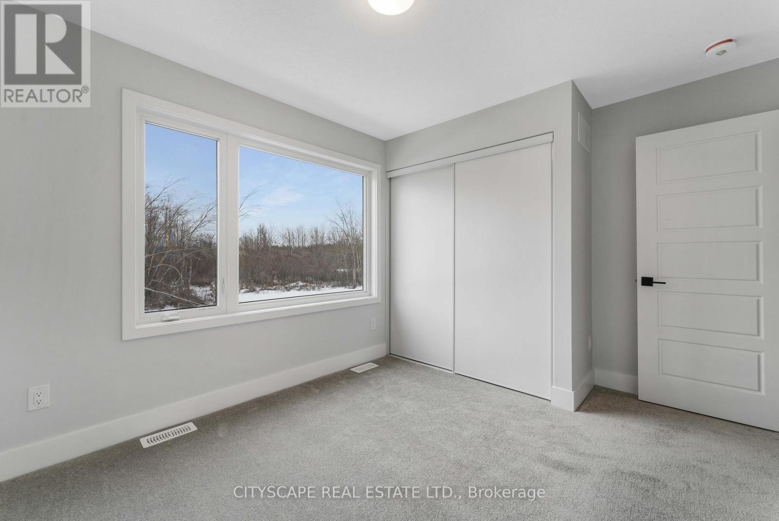 Photo 14 of 831 Derren Avenue, Ottawa ON