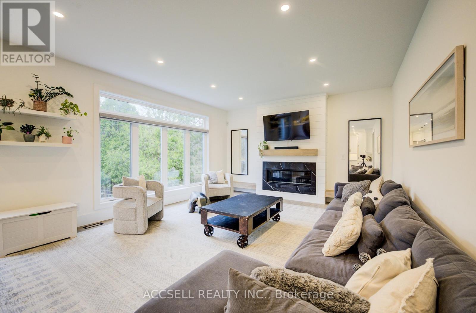 Photo 15 of 1095 Mineral Springs Road, Hamilton ON