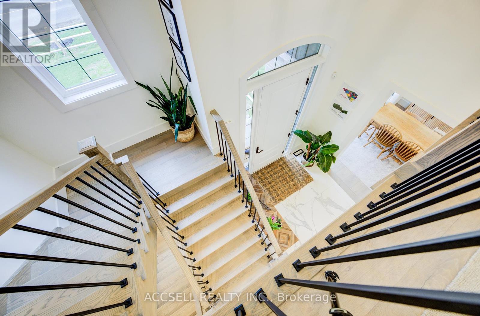 Photo 9 of 1095 Mineral Springs Road, Hamilton ON