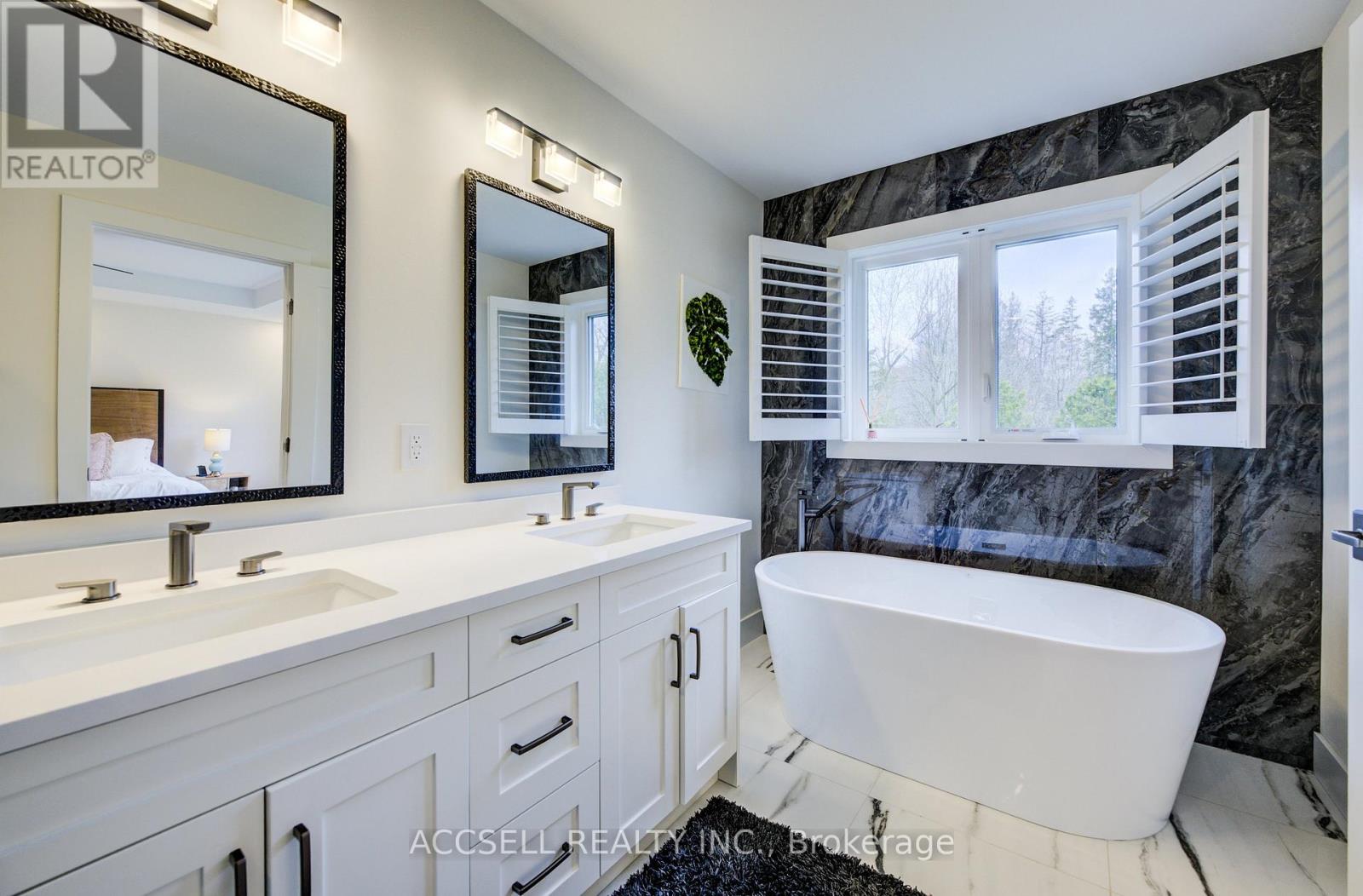 Photo 4 of 1095 Mineral Springs Road, Hamilton ON