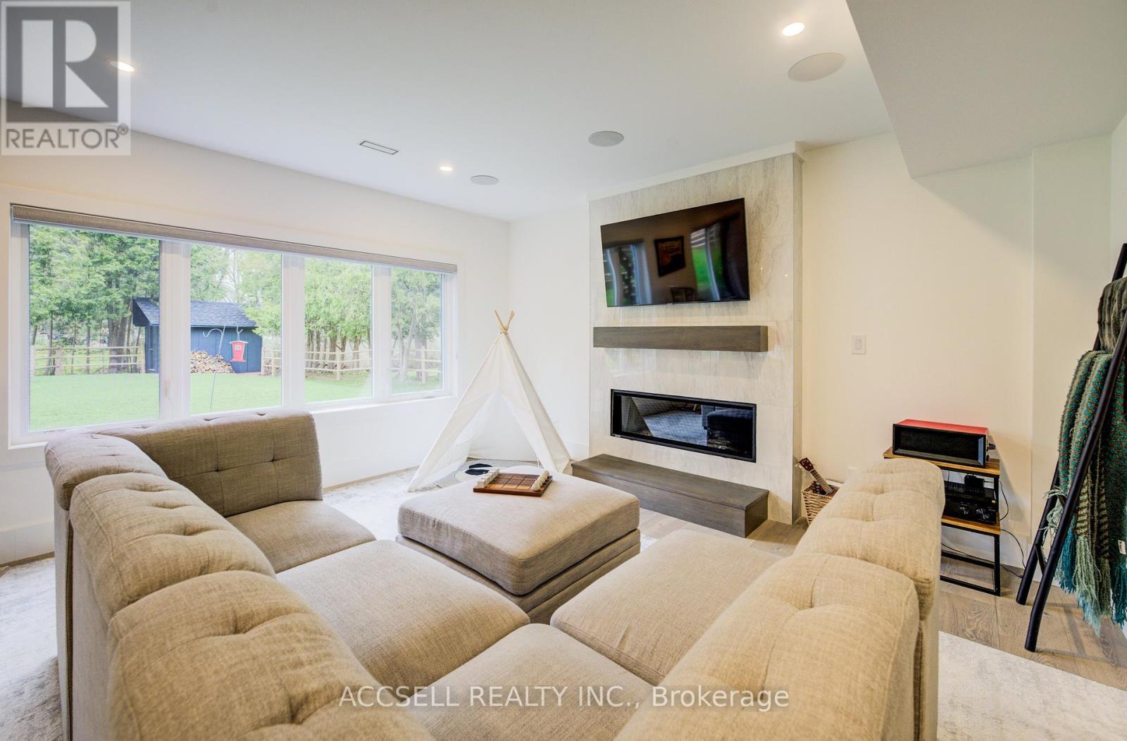 Photo 40 of 1095 Mineral Springs Road, Hamilton ON