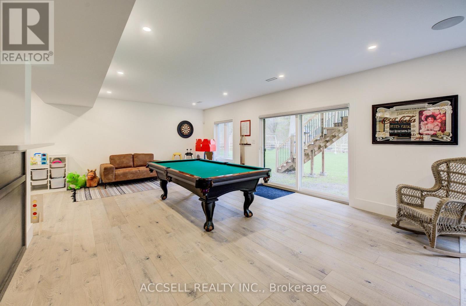 Photo 32 of 1095 Mineral Springs Road, Hamilton ON