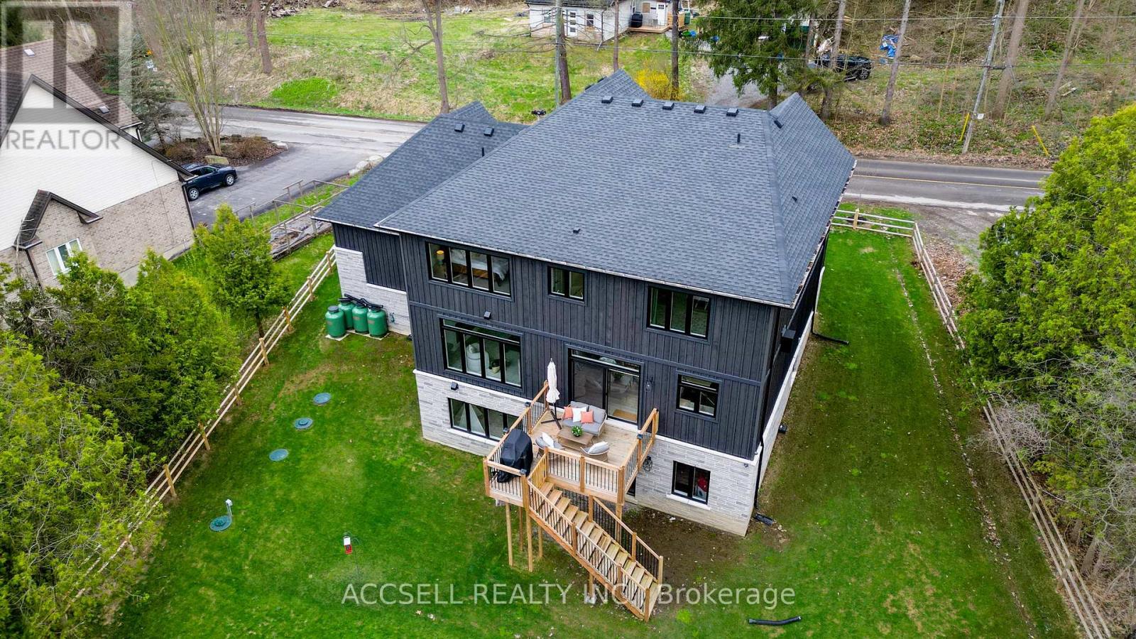 Photo 3 of 1095 Mineral Springs Road, Hamilton ON