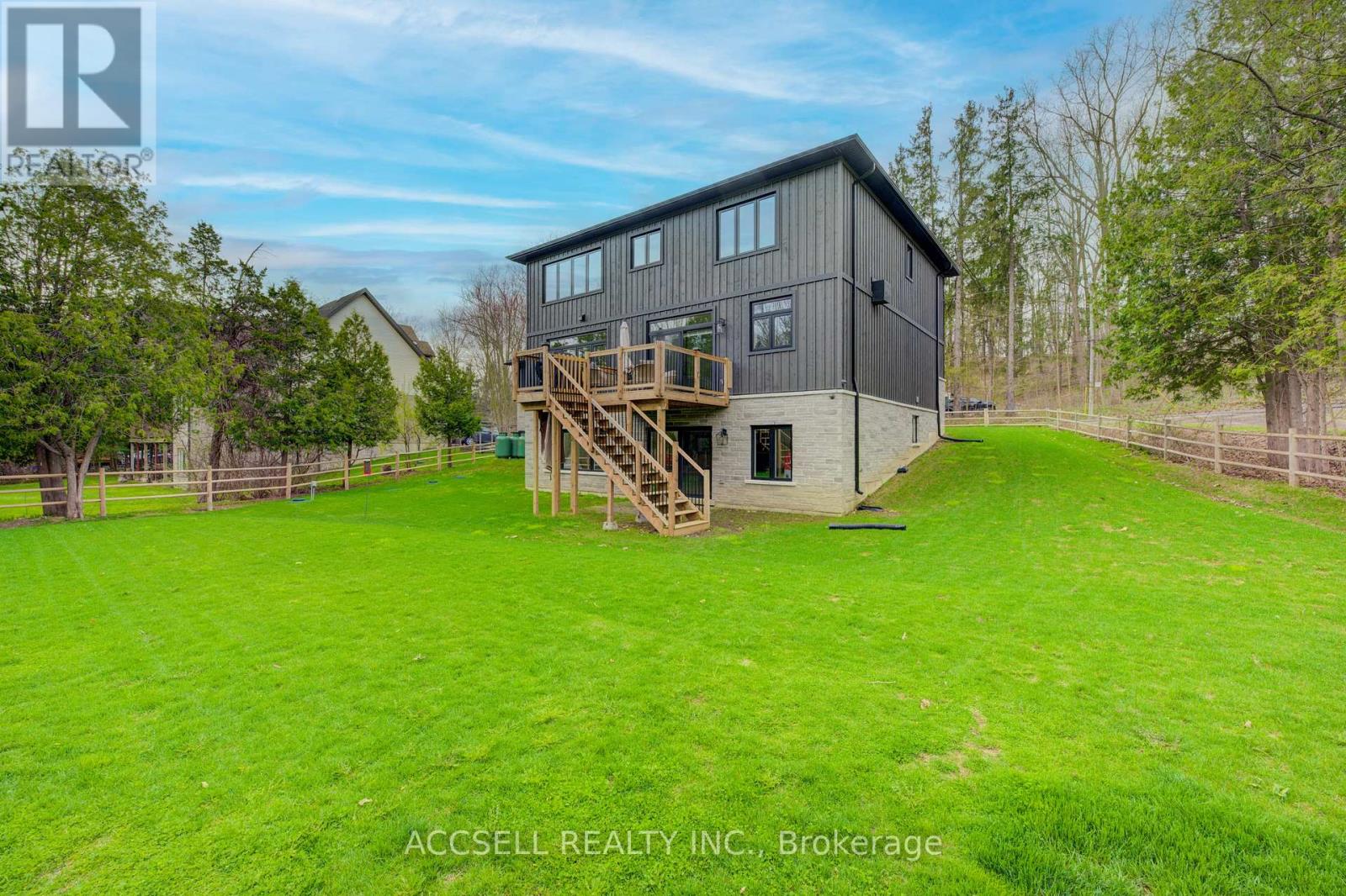 Photo 37 of 1095 Mineral Springs Road, Hamilton ON