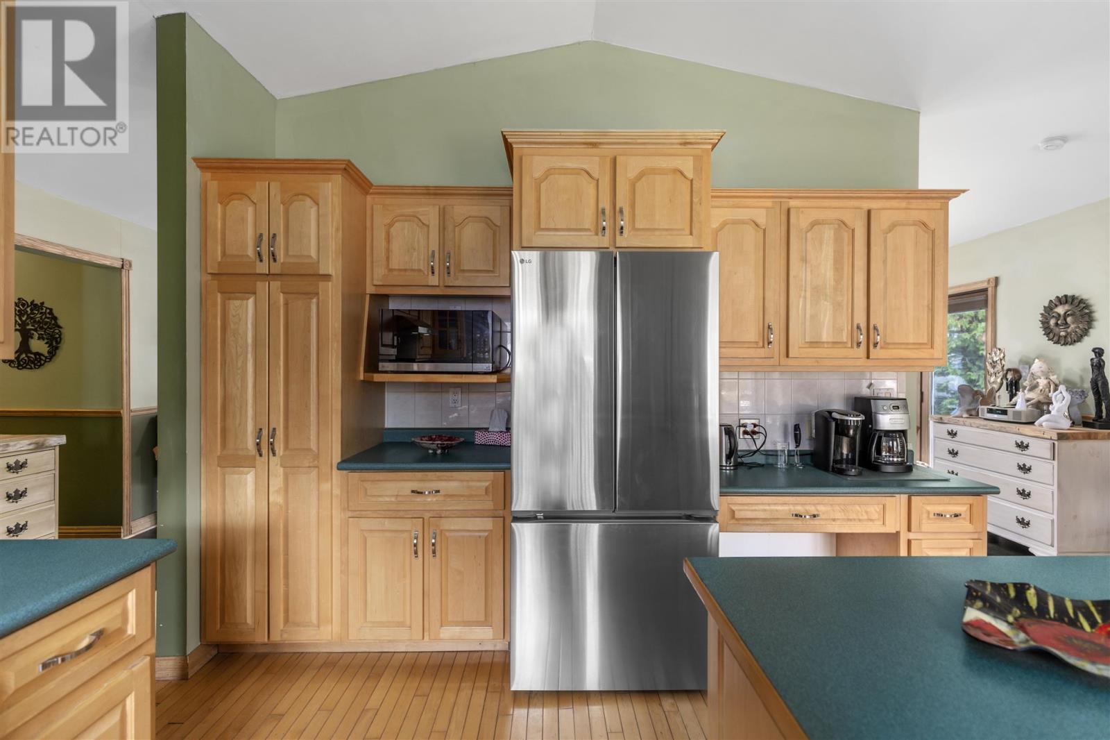 Photo 6 of 3804 Hamilton Dr, Hilton Beach ON