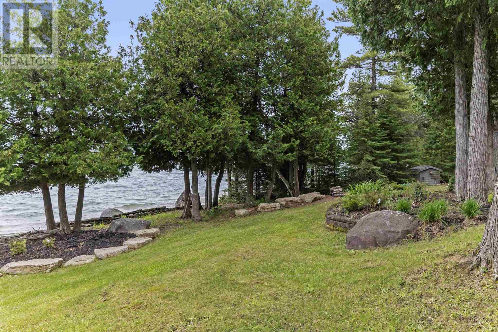 Photo 12 of 3804 Hamilton Dr, Hilton Beach ON
