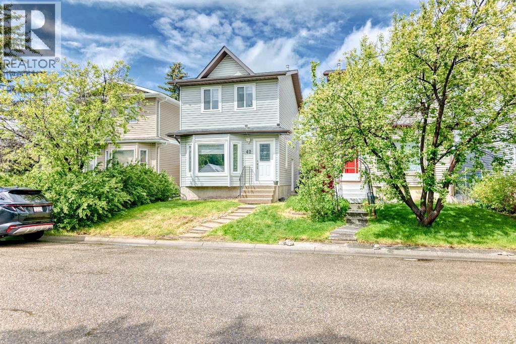 Single Family House for Sale in  Taraglen Road NE Taradale Calgary 