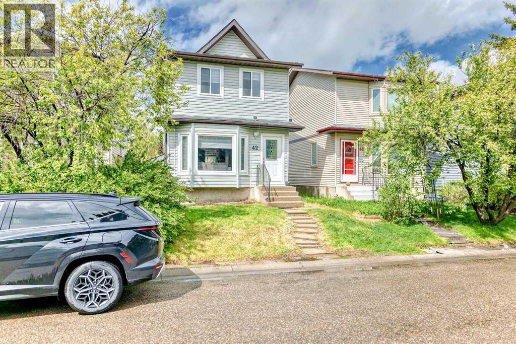 Single Family House for Sale in  Taraglen Road NE Taradale Calgary 