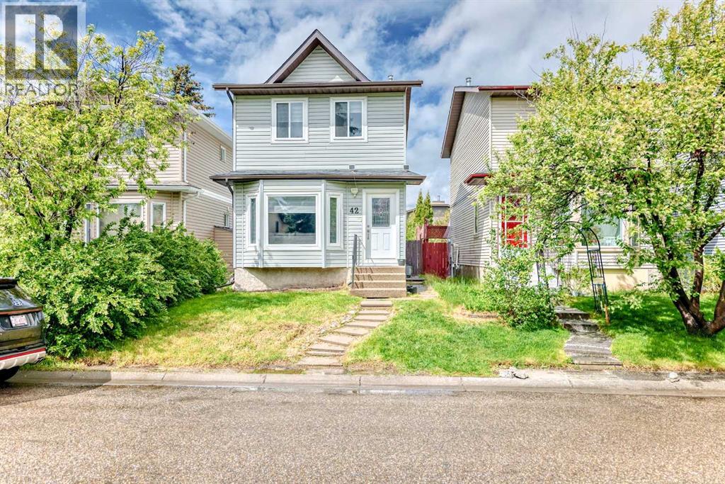 Single Family House for Sale in  Taraglen Road NE Taradale Calgary 