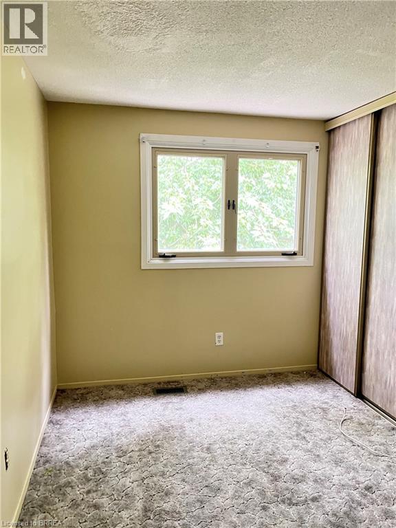 Photo 9 of 47 Wedgewood Avenue, Chatham ON