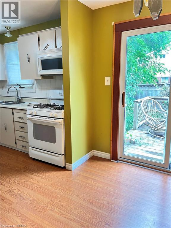 Photo 25 of 47 Wedgewood Avenue, Chatham ON