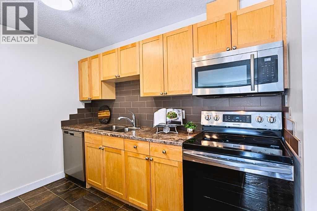 Single Family House for Sale in    Avenue SW Lower Mount Royal Calgary 