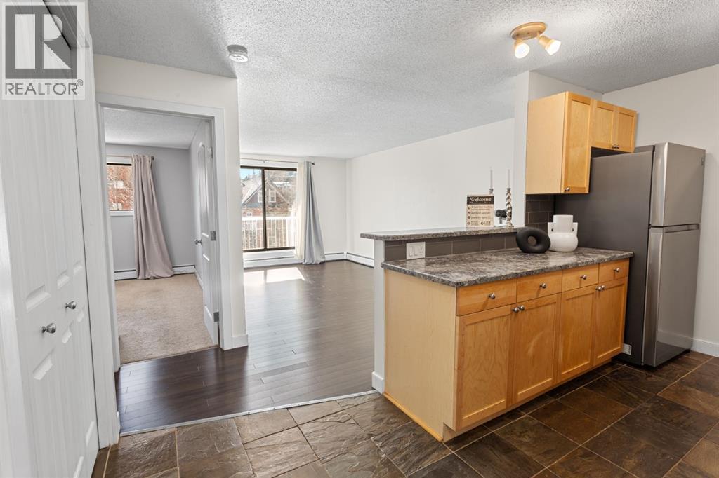 Single Family House for Sale in    Avenue SW Lower Mount Royal Calgary 