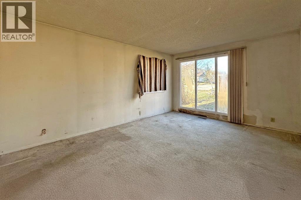 Photo 11 of 648 West Chestermere Drive, Chestermere AB