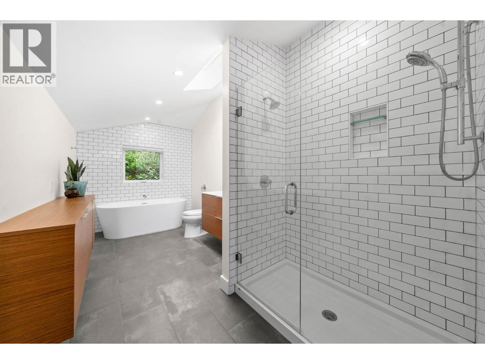 Photo 33 of 4507 Summerside Lane, North Vancouver BC