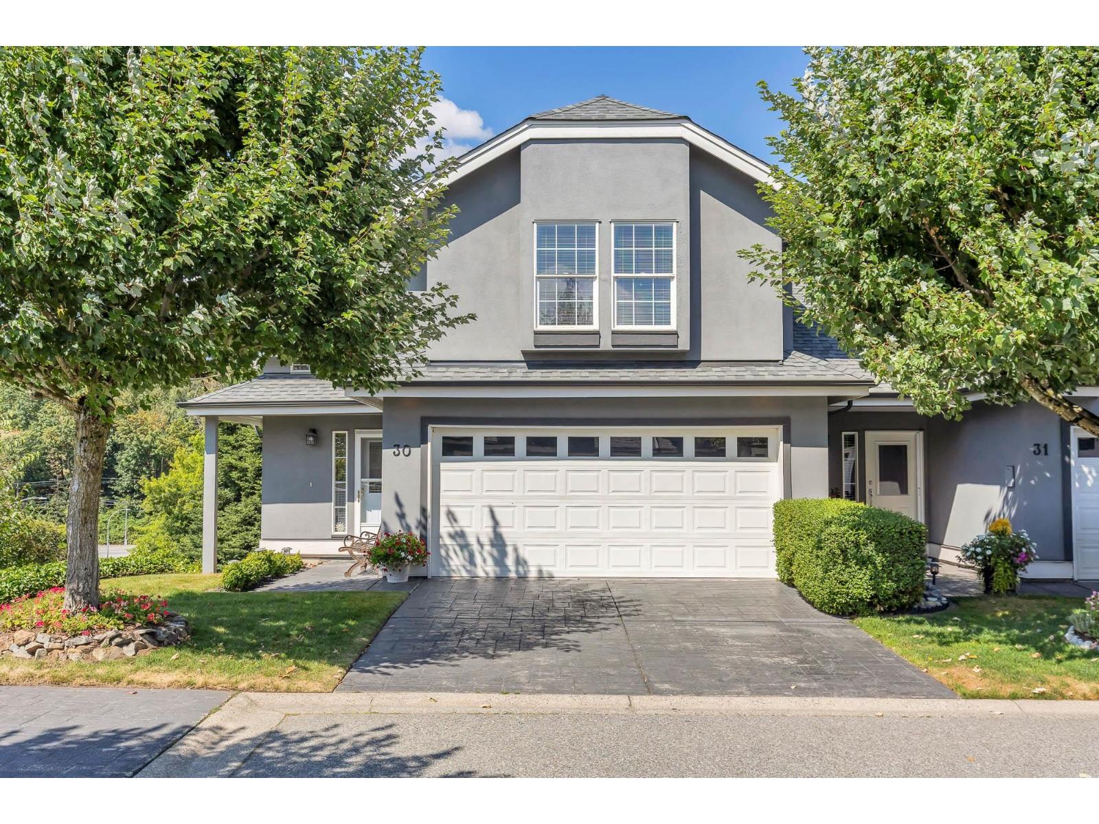 Photo 2 of 30 2068 Winfield Drive, Abbotsford BC