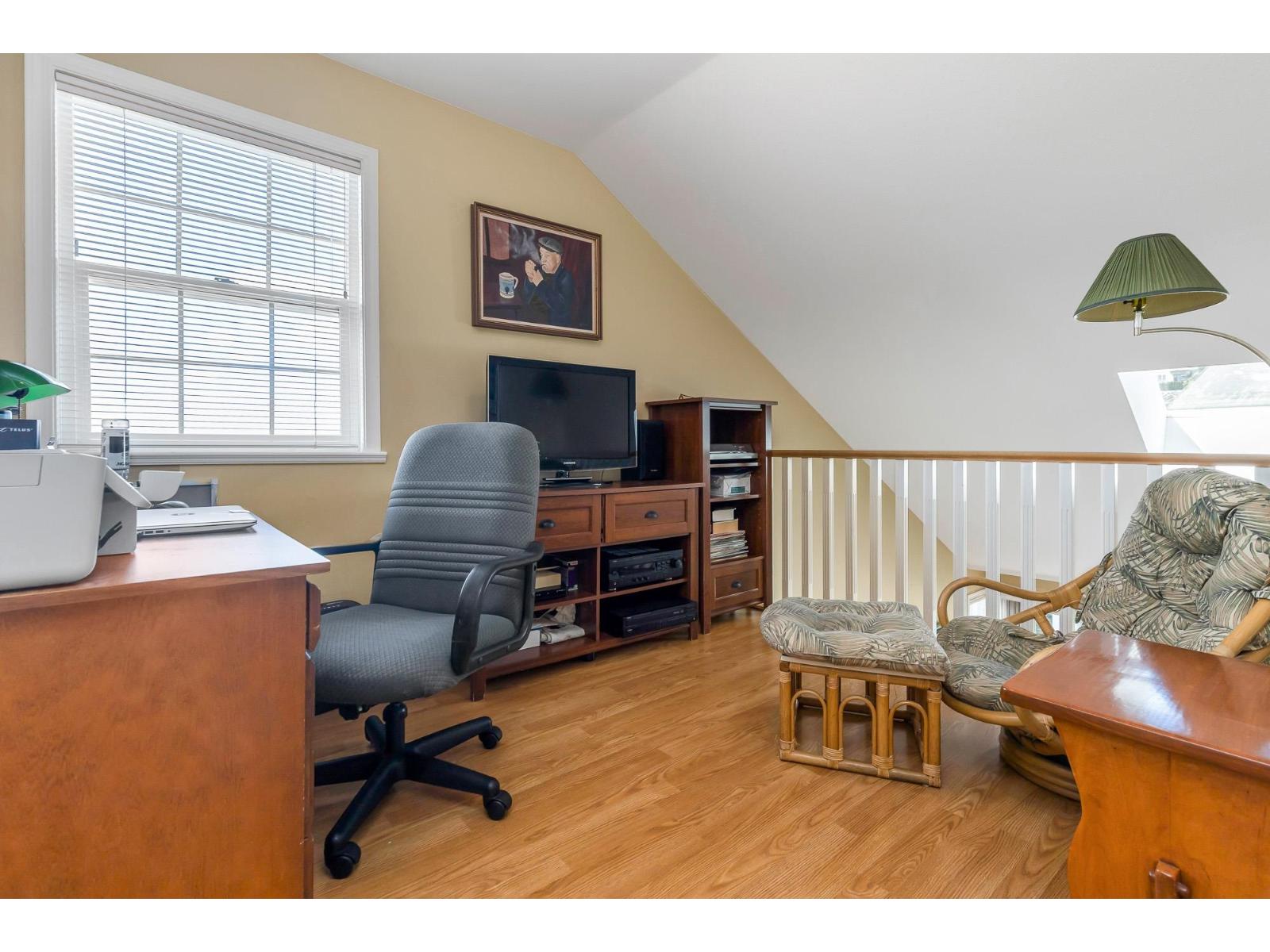 Photo 4 of 30 2068 Winfield Drive, Abbotsford BC