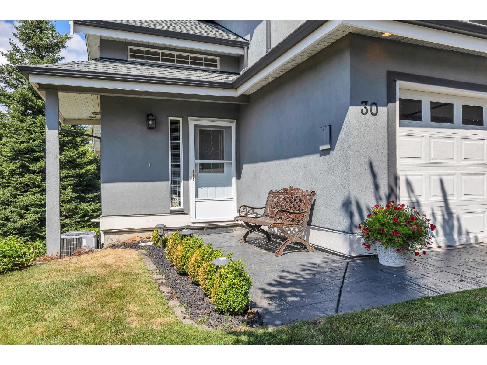 Photo 20 of 30 2068 Winfield Drive, Abbotsford BC