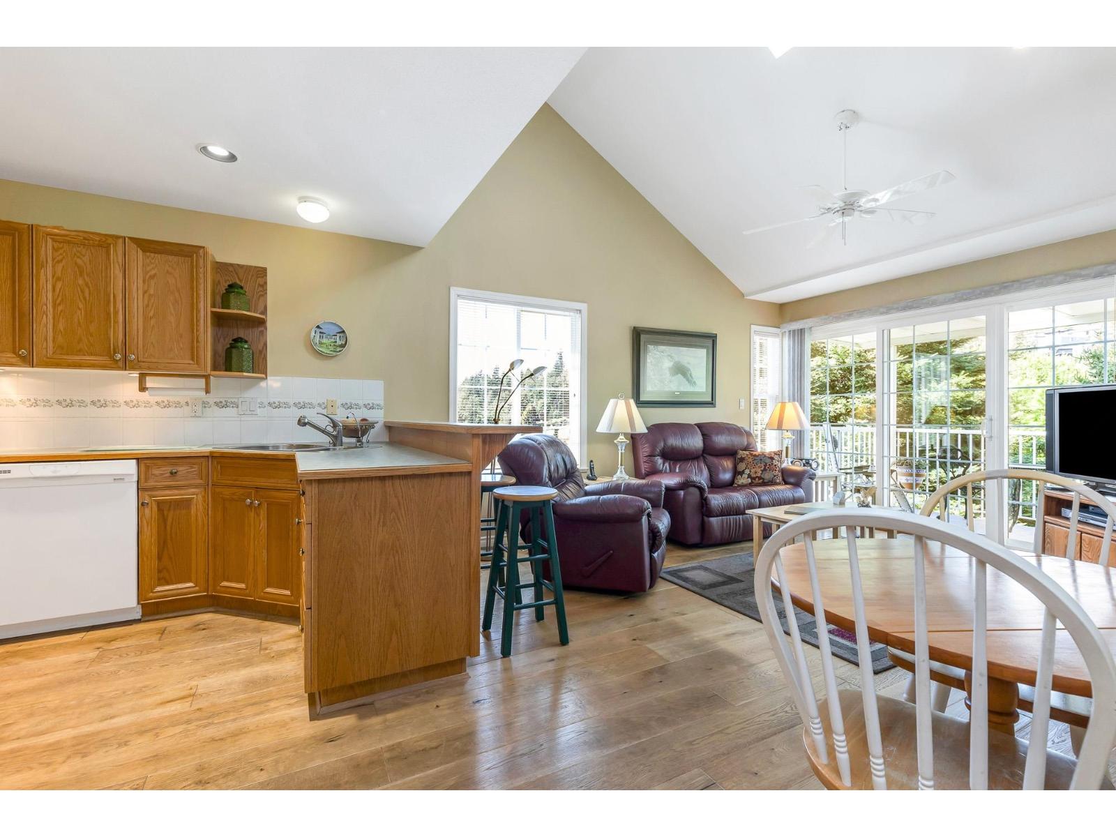 Photo 8 of 30 2068 Winfield Drive, Abbotsford BC