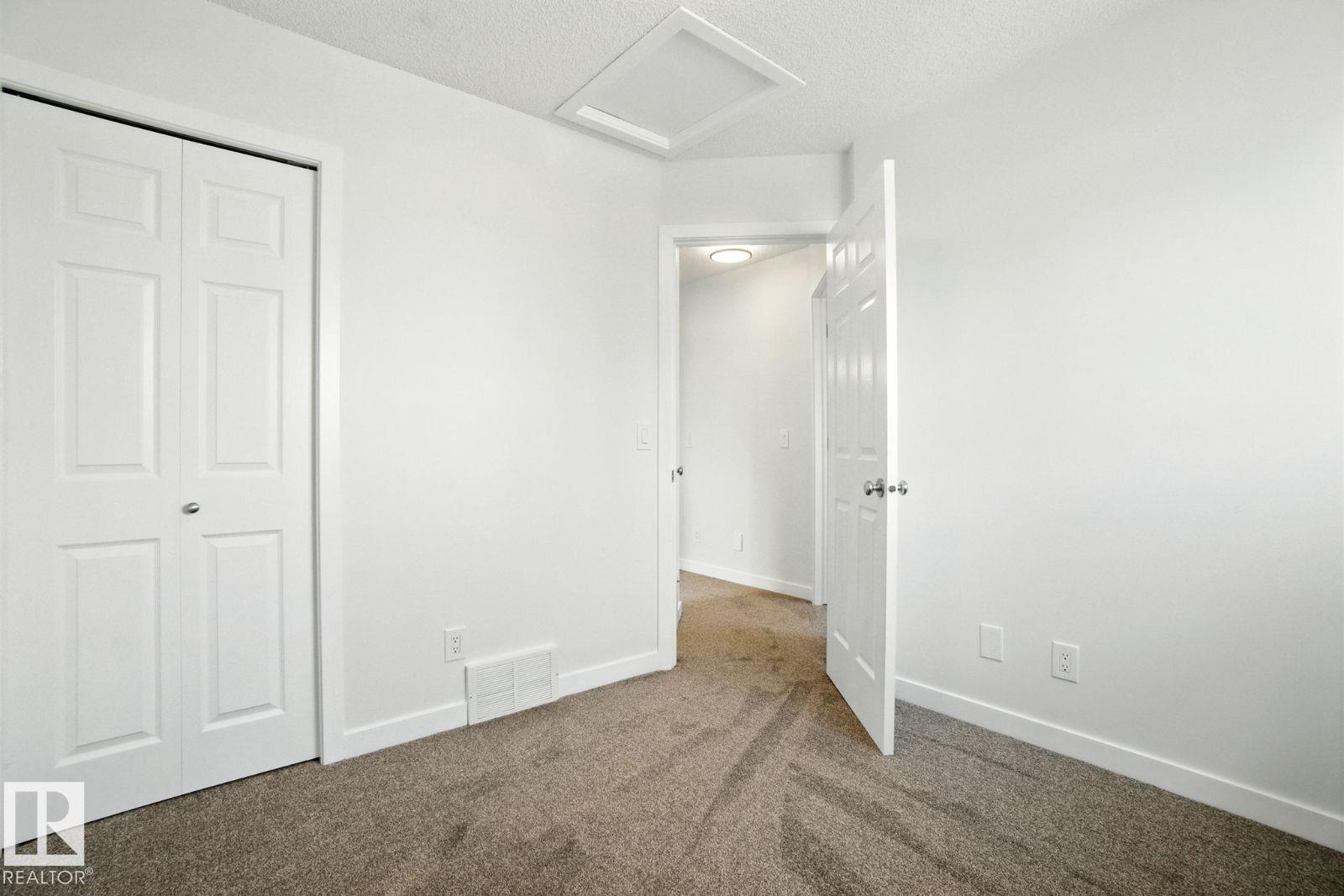 Photo 26 of 5419 203 St Nw, Edmonton AB